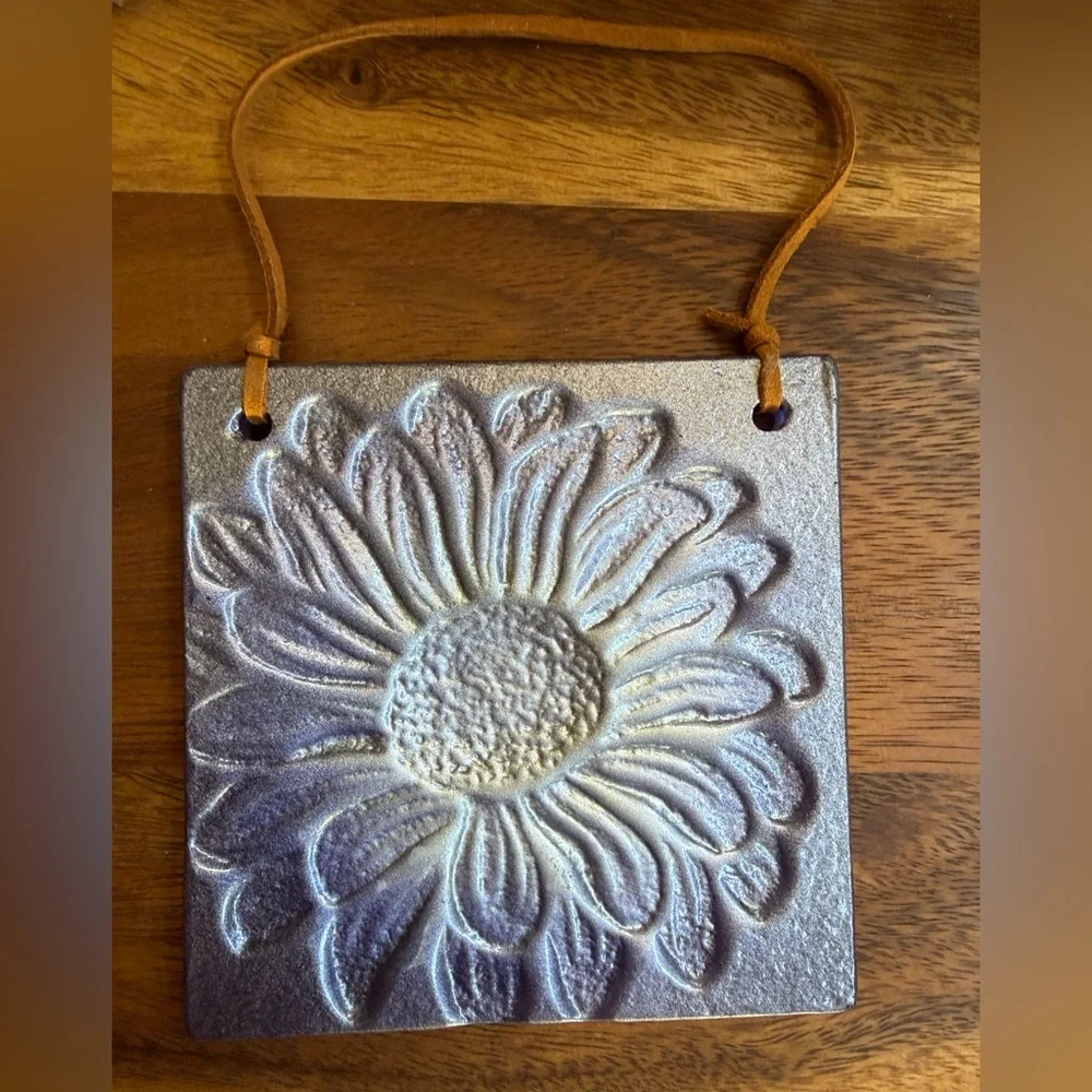 Art Glass Daisy Glass Tile Sun Catcher Reversible Blue Floral Wall Decor